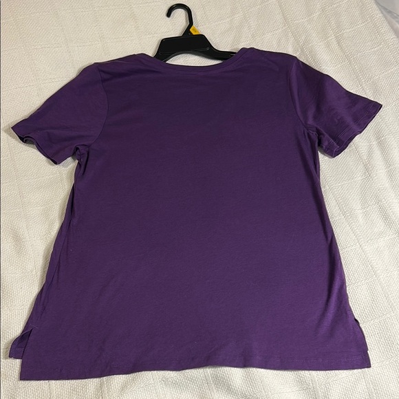 Eddie Bauer Purple V-Neck Women's Short Sleeve Top With High Low Hem - Picture 2 of 6
